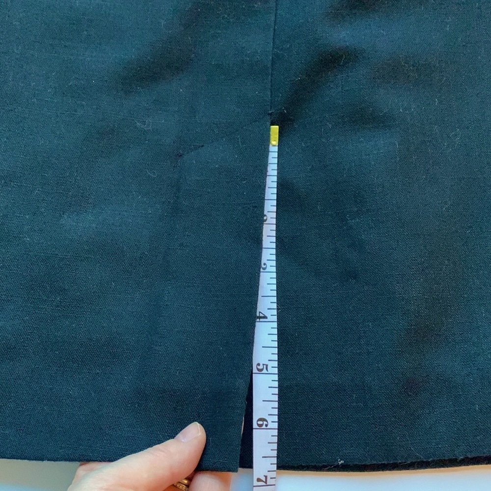 Issac Hazan Black Pencil skirt, size 10, back button/zip closure, back slit - Picture 7 of 8